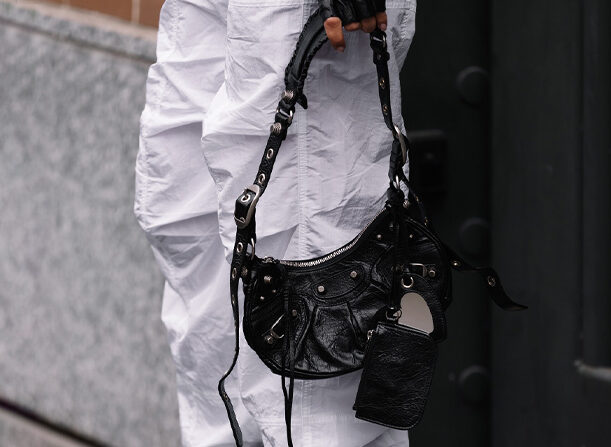 千禧年風潮再現：Kate Moss帶領 Balenciaga 機車包回歸時尚