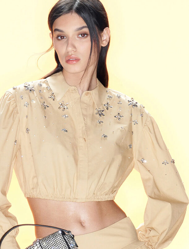 Self-Portrait：現代優雅，自信綻放