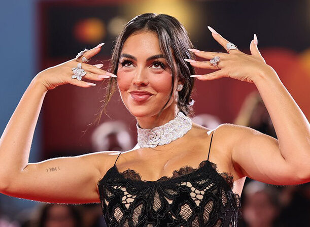 2025 威尼斯影展紅毯速報！Emma Stone、Cate Blanchett、孫藝珍齊聚，群星時尚大比拼