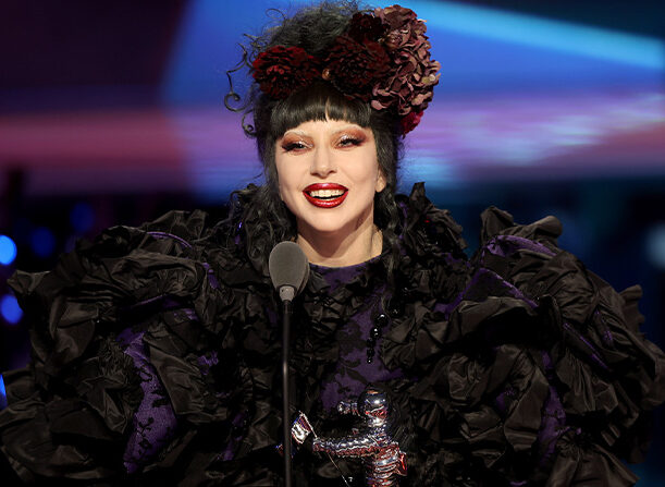 2025 MTV VMAs 紅毯最全解析：Lady Gaga 橫掃、Doja Cat 咬口紅、Sabrina Carpenter 氣場全開，還有「金色 Moonbubu」彩蛋！