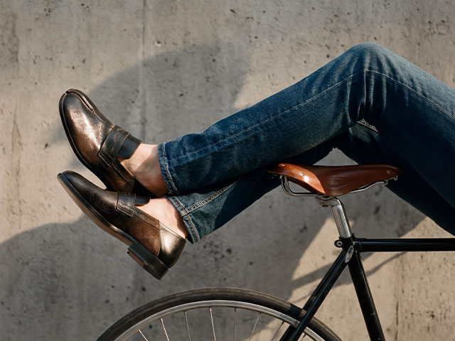 Salvatore Ferragamo メンズ カーフスキン レザー スリッパ () IFCHIC.COM